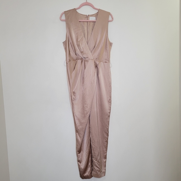 Misha Collection Kaela jumpsuit pink satin 10 nwt - Picture 2 of 7